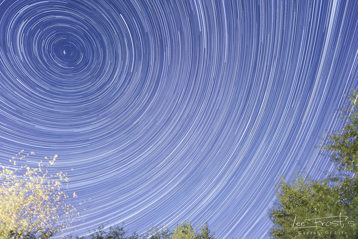 Taken last night from my back garden. Since lockdown it's really hard to find something to photograph around your home, so this has given me the opportunity to try something different.  <a href="/ProfessorCox/">Brian Cox</a> #StarX #Starlink #stargazing #Meteorshower #Satellites <a href="/BBCMidsWeather/">BBC Midlands Weather</a>