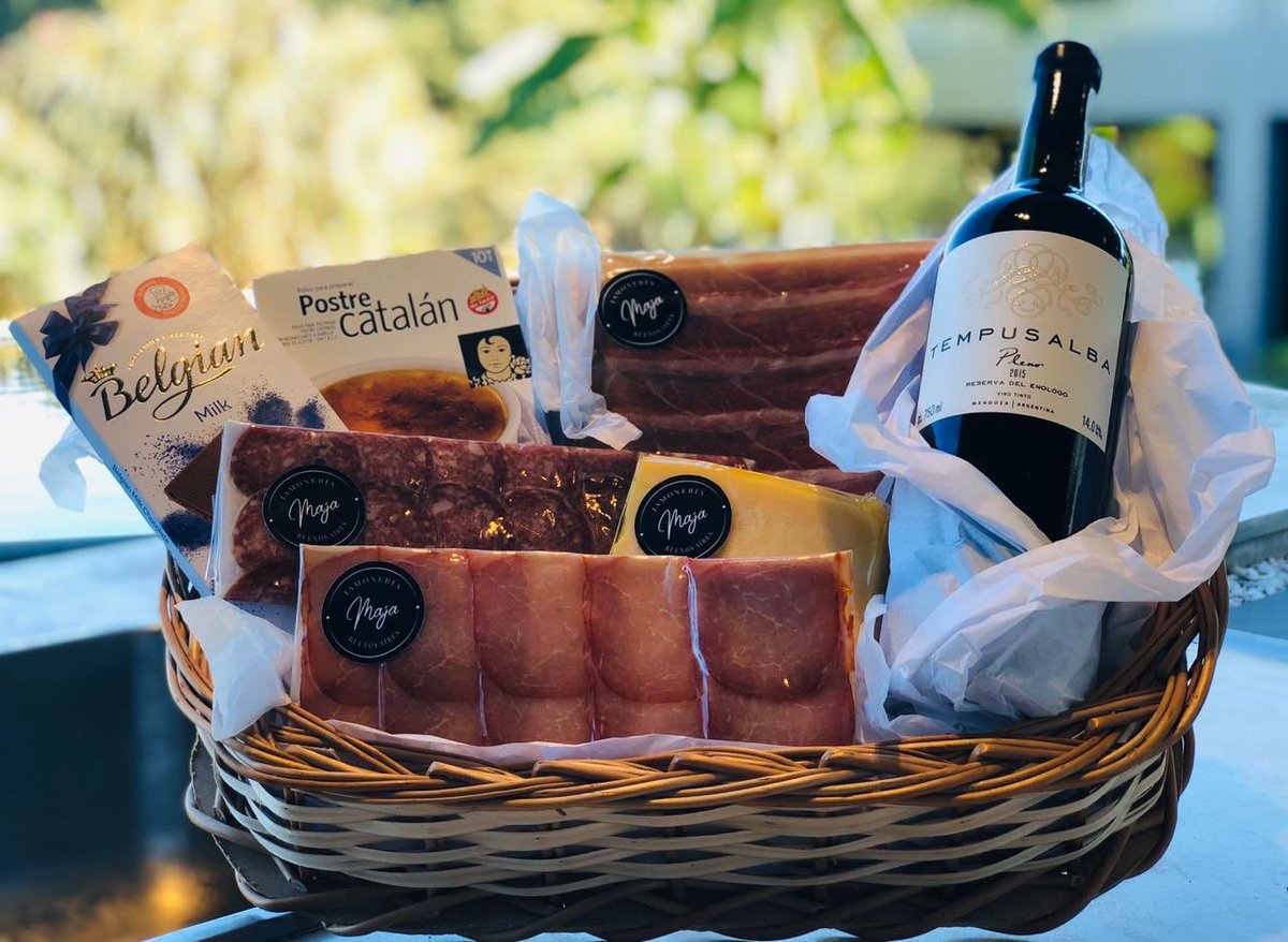 No te quedes sin tu canasta 🧺+🍷para pasar la cuarentena de la mejor manera posible!! 
➊ Canasta Clasica Rose ➋ Canasta Clasica ➌ Canasta Reserva ➍ Canasta Gran Reserva ➎ Canasta Enologo ➏ Canasta Icono - Consultas 🤔
Escribí x WhatsApp +54 9 261 527 5118 y te la llevamos