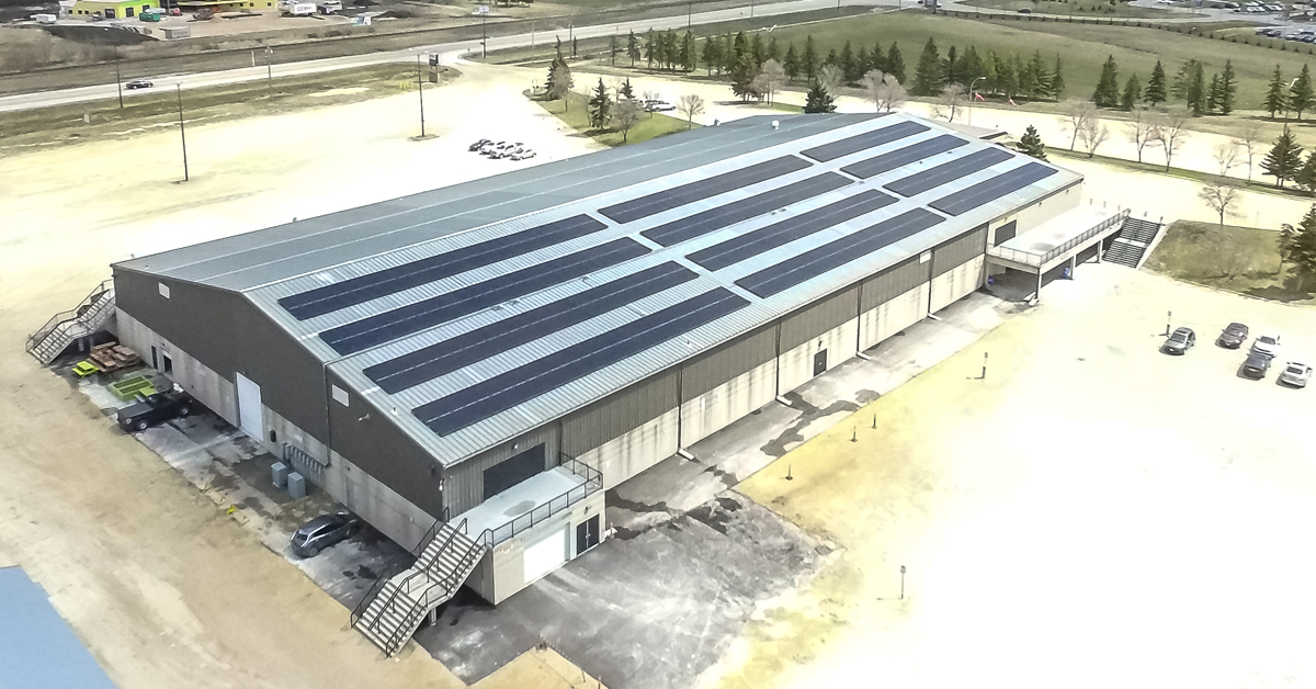 Totaling $637,000 in partnership with  @manitobahydro, the solar panels on the Rec will save us near 16% in energy costs. In their 30-year life expectancy, we're projecting they'll pay for themselves in 17 Full story here :  http://ow.ly/m6bM50zjoXq  #EarthDay    #EarthWeek