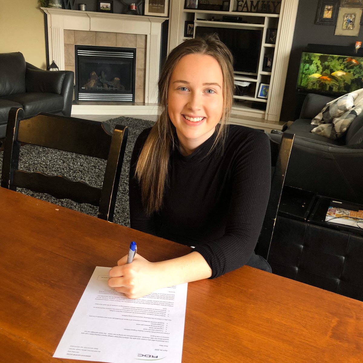 RDPQueensHockey's tweet photo. Queens Hockey is excited to announce @alexwalshh12 of the @SPKACFury will be joining our squad for the 2020-21 season. We look forward to seeing you buzz around the rink wearing the Crown! Welcome to the family @rdcathletics. https://t.co/d7MCuRjQQy