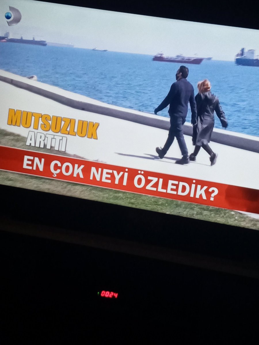 Neyi mi özledik sevdigimizi ozledik sizin 3 5 kelimenize sigdiramadiginiz seslerini bile duymadiginiz askerlerimizi özledik herkese bayram yapip bize bayram etmediğiniz su gunlerin hakkini asla helal etmiyorum #halkınıduy