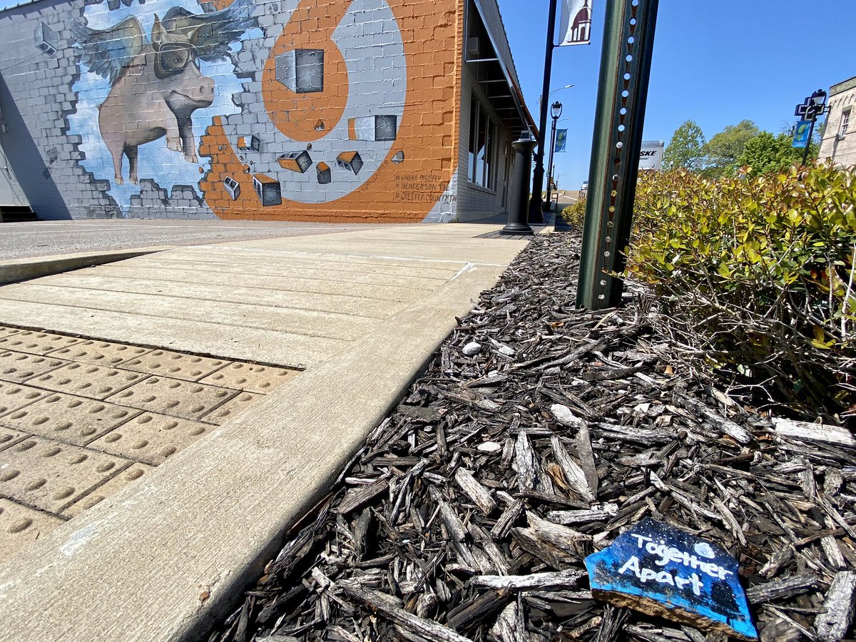 bramblettgroup's tweet photo. #RocksOfHope in #HendersonTN — thank you, @beckytiedyes ! #TogetherApart #ChesterCountyTN #WherePigsFly https://t.co/FZDLjdxejQ