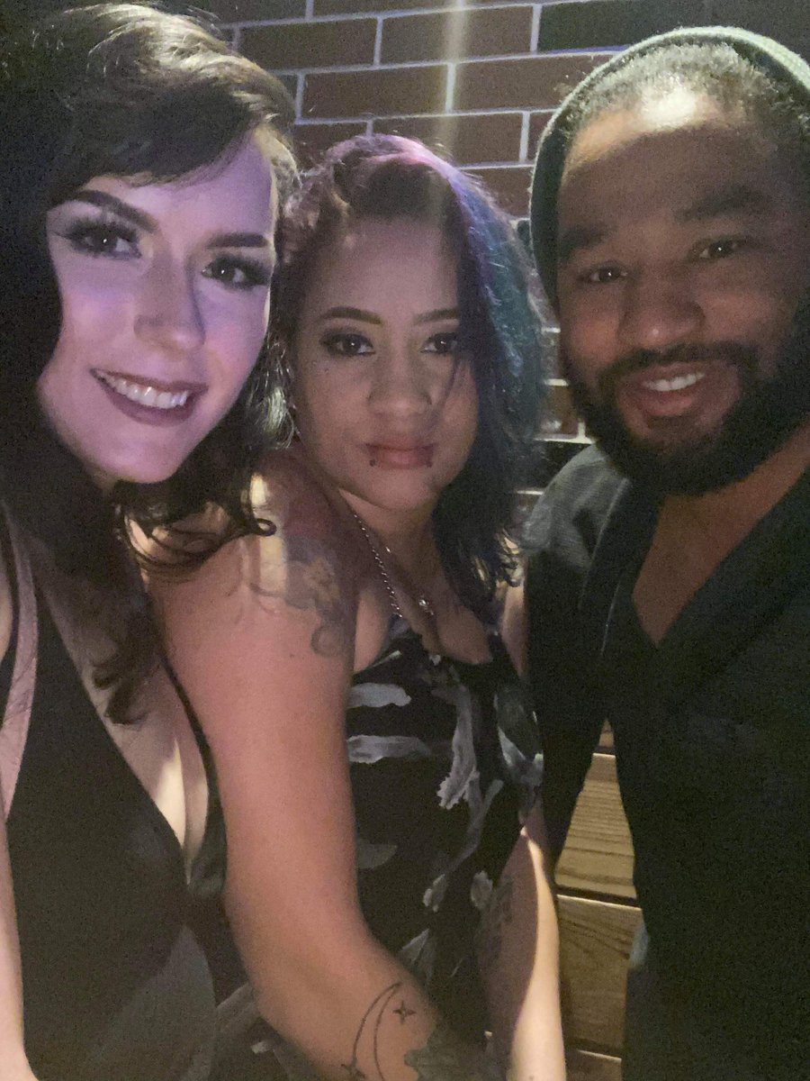 PaganPixieMary's tweet photo. #datenight with my #husband &amp; #gf live you crazies to the moon and back!! https://t.co/RYClLRe1yl