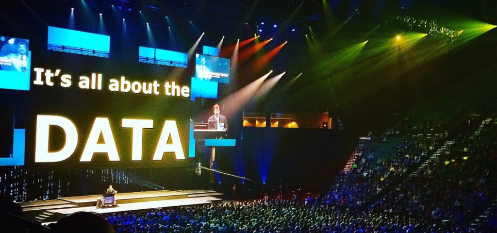 AmandaRusek's tweet photo. Get your data geek on ... #DataOps is new still, but has now matured to become a smarter approach to #dataanalytics. @DWeldon646
 talks to @joshShackelford and Daniel Skidmore about best practices on @TechBeaconCom https://t.co/2vWdb6EbTt https://t.co/QT5hrb8Fl8