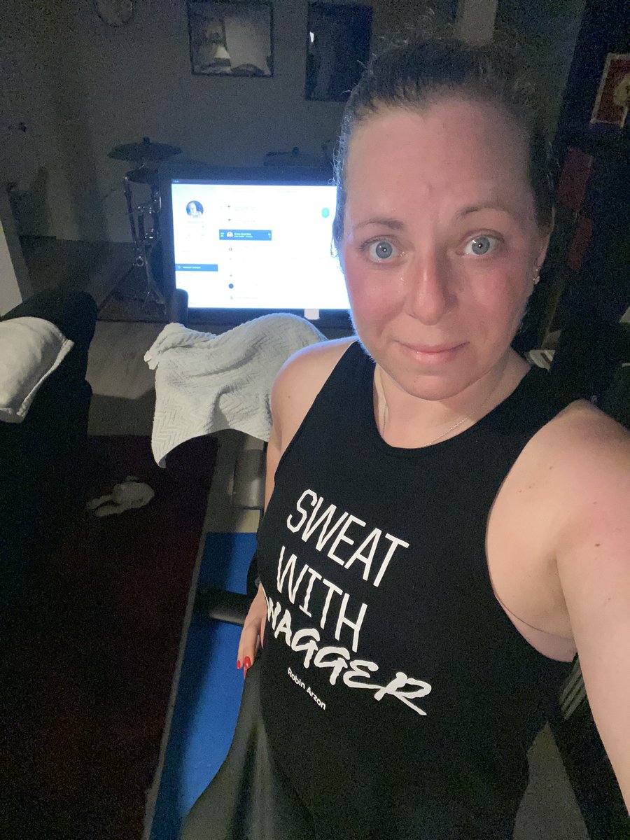 jillianswartz17's tweet photo. In support of the #BostonMarathon  which should’ve taken place today but #SocialDistancing postponed it. #PelotonBoston group honored the runners by riding different rides to total 26.2 mi #sweatwithswagger @RobinNYC @onepeloton #BackyardBostonMarathon https://t.co/oveMH5orqN