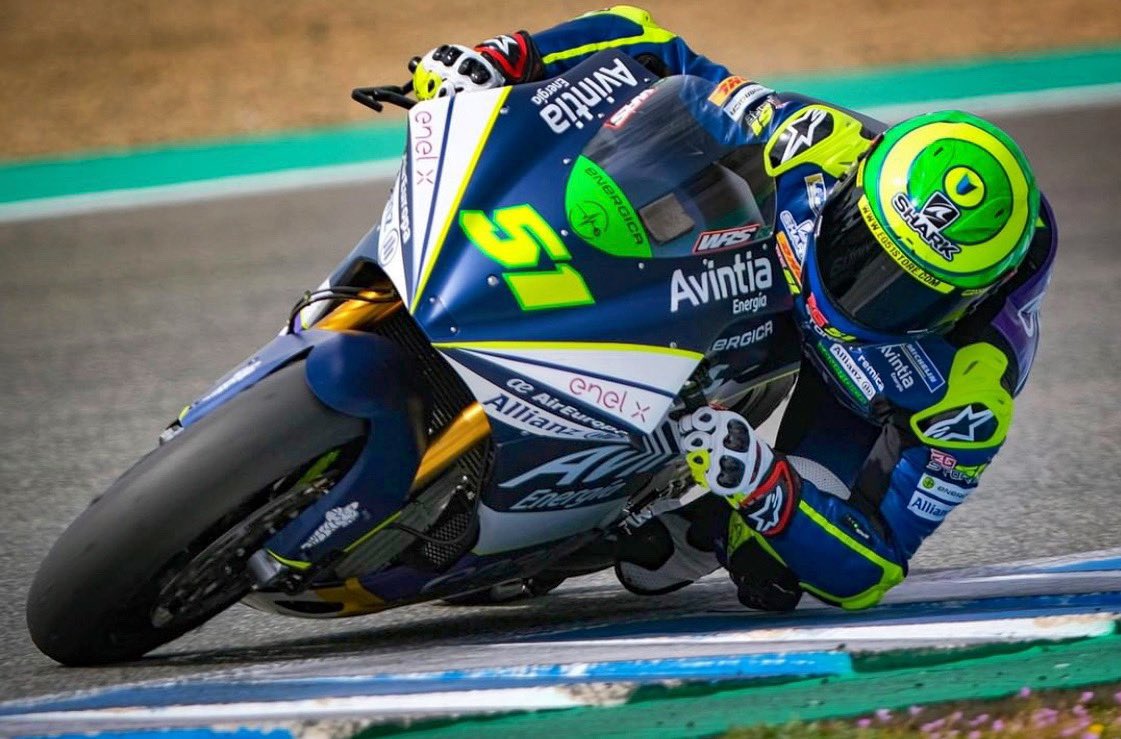 ericgranado's tweet photo. Contando os dias pra voltar a pilotar a MotoE 🥺 Quem aí esta ansioso? 👀🙋🏻♂️
.
Counting the days to ride the MotoE again!!! Who is looking forward to it?
#ericgranado #eg51 #motogp #motoe #avintiaenergia #alpinestars #sharkhelmets #oakley #zeroracingdesign #orbea #eg51store https://t.co/wRMqNersog