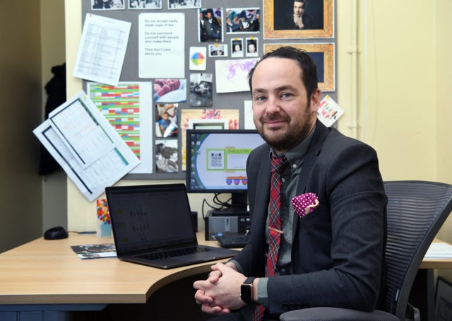 VenthelpUK's tweet image. **NEW POD** 

JCIP #32 - @MatthewCBurton 

In the 32nd EP of the #JustCheckingIn Pod we spoke to Headteacher and star of @Channel4's Educating Yorkshire, Matthew Burton. 

Listen on: 

SC: buff.ly/2VnRNd4
Spotify: buff.ly/34OFlG8 
iTunes: buff.ly/2Kkf0GF