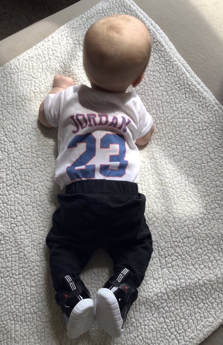 bosek4's tweet photo. Someone and his dad are a little frustrated we have to wait for next Sunday for more... #TuneSquad #BullsDocumentary #TheLastDance https://t.co/0gZuJjDTsx