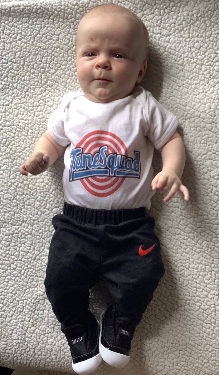 bosek4's tweet photo. Someone and his dad are a little frustrated we have to wait for next Sunday for more... #TuneSquad #BullsDocumentary #TheLastDance https://t.co/0gZuJjDTsx