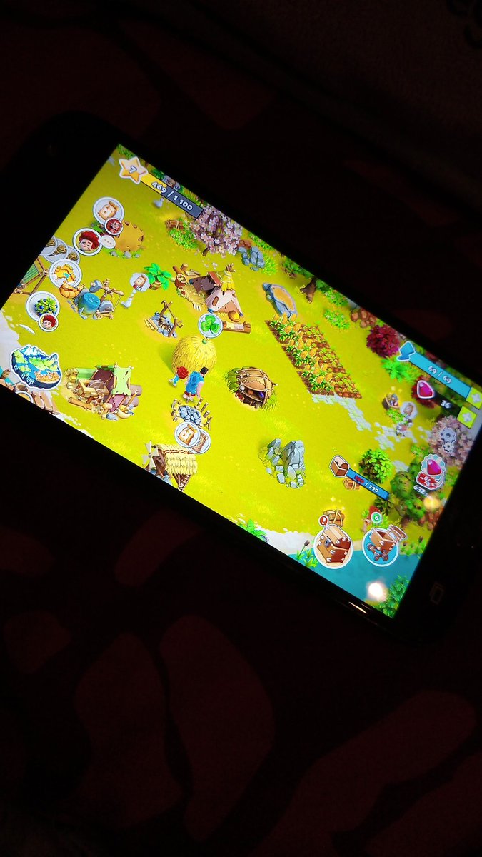 Nach dem essen und Bett fertig machen erst Mal ne Runde zocken 😁🤭