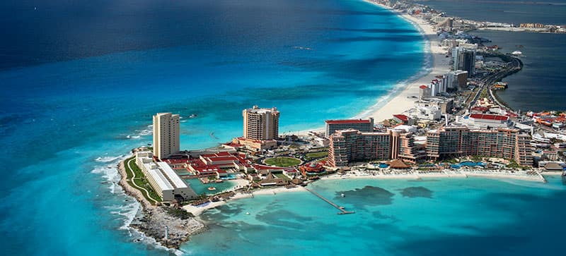 #Cancún El Paraíso espera paciente. La única ciudad construida enmedio de la selva, en su aniversario 50 de fundación