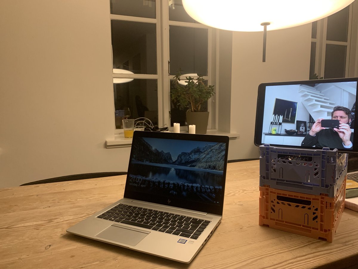 MartOestergaard's tweet image. Digitalt morgenmøde? 😊☕️🤝
I morgen den 21. april klokken 8:15 morgenmøde live fra min stue. Det bliver med fint virtuelt besøg af gæster fra forældreorganisationen, Skødstrup Skole og UngiAarhus, Aarhus Kommune. Hvordan går genåbningen? ❤️ facebook.com/detviersammenom