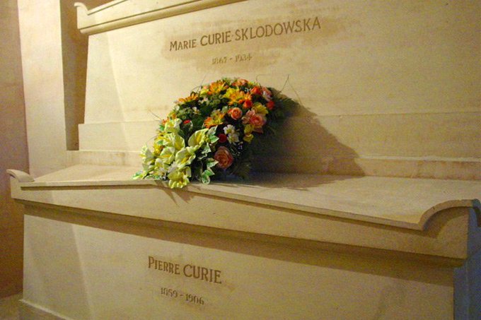 Mathilde Larrere on Twitter: "29)ses restes seront transférées avec ceux de  son mari Pierre Curie au Panthéon à Paris le 20 avril 1995  https://t.co/jDi7DjF8yZ" / Twitter