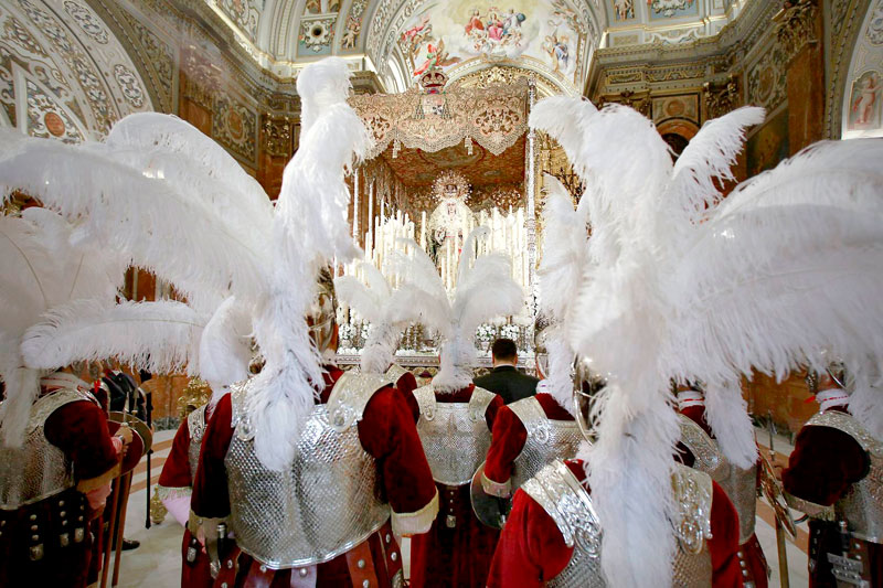 Panuchero's tweet photo. ✝ #TestCofrade

Crucificado: Vera-Cruz
Nazareno: Gran Poder
Misterio: Sentencia
Virgen: Macarena
Banda música: Carmen Salteras
AM: Virgen de los Reyes
CCTT: Centuria
Marcha: Amarguras
Lugar: Calle Parras

Nomino a: @Manu_SVQ27 @JoseVasco64 @Carlos_MGV2409 https://t.co/6pEmYO6anR