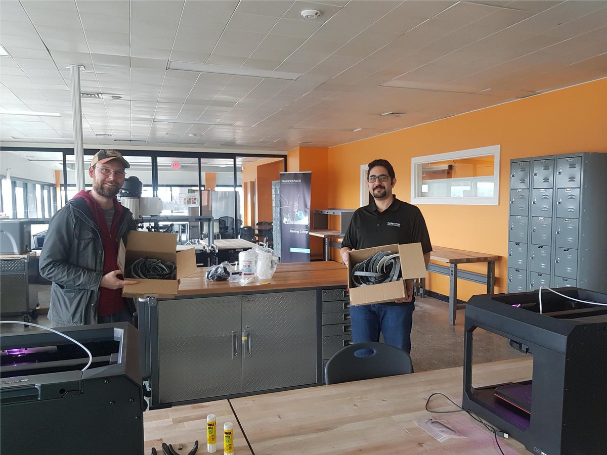 FlemingCollege's tweet photo. Fleming College uses downtown @InnovationPtbo MakerSpace to help create face shield parts for frontline workers https://t.co/tKfovVupyw #FlemingHelps #COVID19 #InThisTogether @Ptbo_Canada https://t.co/uwW2AXWCFa