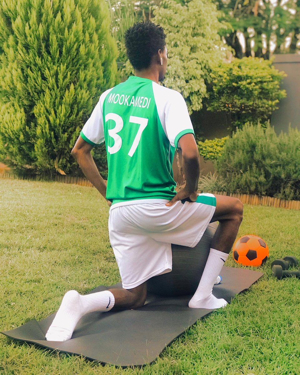 karabo_mjr's tweet image. INVEST IN YOURSELF. ⚒
-
#HomeWorkout #Training #OnLock