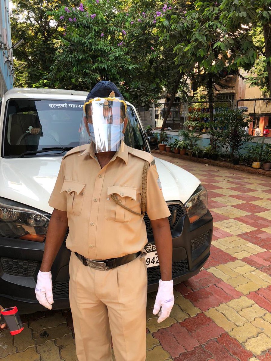 MumbaiSera's tweet photo. “Every drop counts”! We at SERA are happy to have been able to reach out to our frontline soldiers fighting #WuhanVirus #COVID19 in #Mumbai with safety shields. #weshallovercomecorona ThankU ⁦#HealthCareWorkers   ⁦@mybmcWardHE⁩ @MumbaiPolice⁩ ⁦@mybmc⁩ https://t.co/UVMvllw3kG