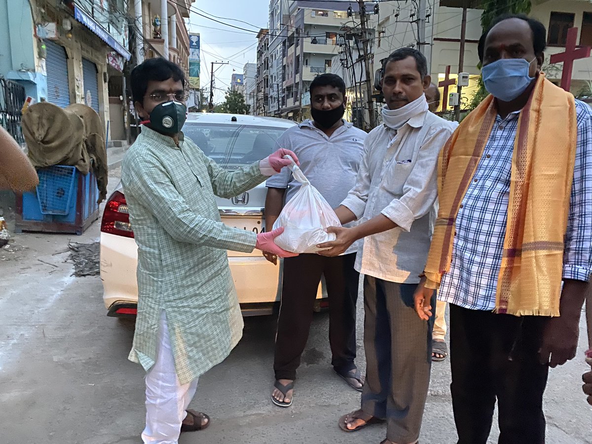 NuneBalrajBjp's tweet image. Today Distributed #Modikits &amp;amp; Food Packets at #MahankaliTempleSecunderabad, #Venkatagiri #JubileeHills on the hands of my father and our karyakarthas
#Feedtheneedy #indiafightscorona
@Narendra @JPNadda @blsanthosh @AmitShah @kishanreddybjp @bandisanjay_bjp @manthriji