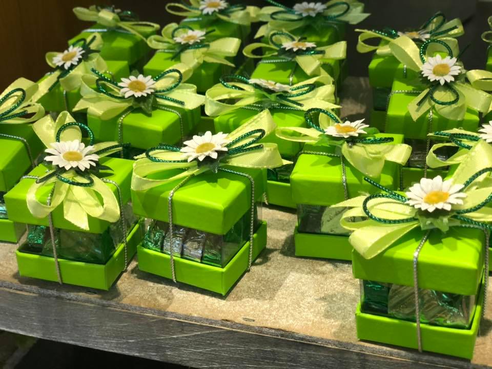 AeschbachChoco's tweet photo. Get inspired by our exclusive sweet May collection!!
Now available in our chocolate shops in #Root_D4, #Zug & #Steinhausen
You also may order our specialties from your home here: https://t.co/5spPFDdAVM
#AeschbachChocolatier #ChocoShop #ChocoStore #SwissChocolate #cockchafers https://t.co/73AoBRa3D8