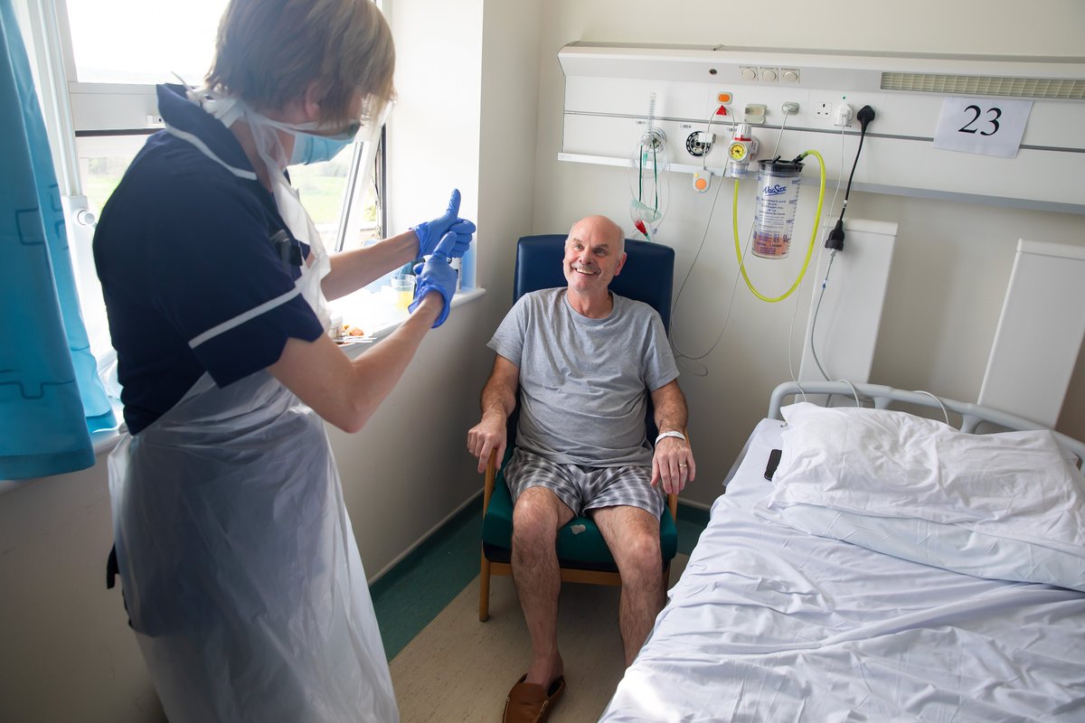 WeeksJonny's tweet image. I've had the most eye-opening access to the hospital in Coventry where I was born. Here's my piece on the #NHS heroes who are fighting Coronavirus and saving lives. Huge thanks to all @nhsuhcw  theguardian.com/world/2020/apr…