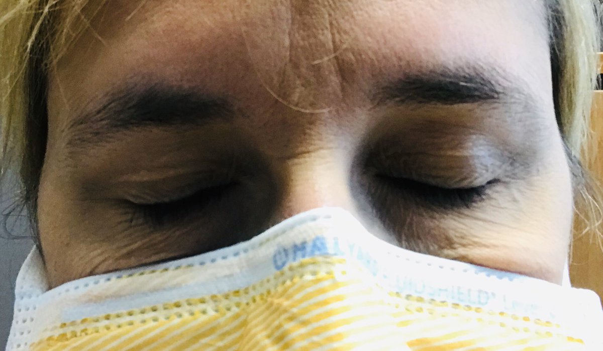 Ilse_Degreef's tweet image. Met algemeen #mondmasker gebruik mogelijk in aantocht - beetje #preteaching 😎

Je kan immers je klassieke emotionele aangezicht #communicatie niet meer voeren of ontcijferen

Oefening 1 
Ooglezen
4 basisemoties
- blij (lachen) 😁 
- verbaasd 😳 
- boos 😡 
- moe 😑 💤 

#corona