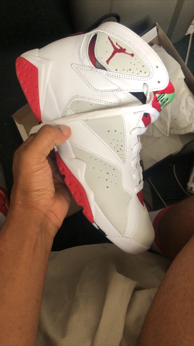 Just_BoutBread's tweet photo. I forgot I had these Mikes since 2015 deadstock too gotta crack these this summer #Hare7s https://t.co/JcWYrg35bt