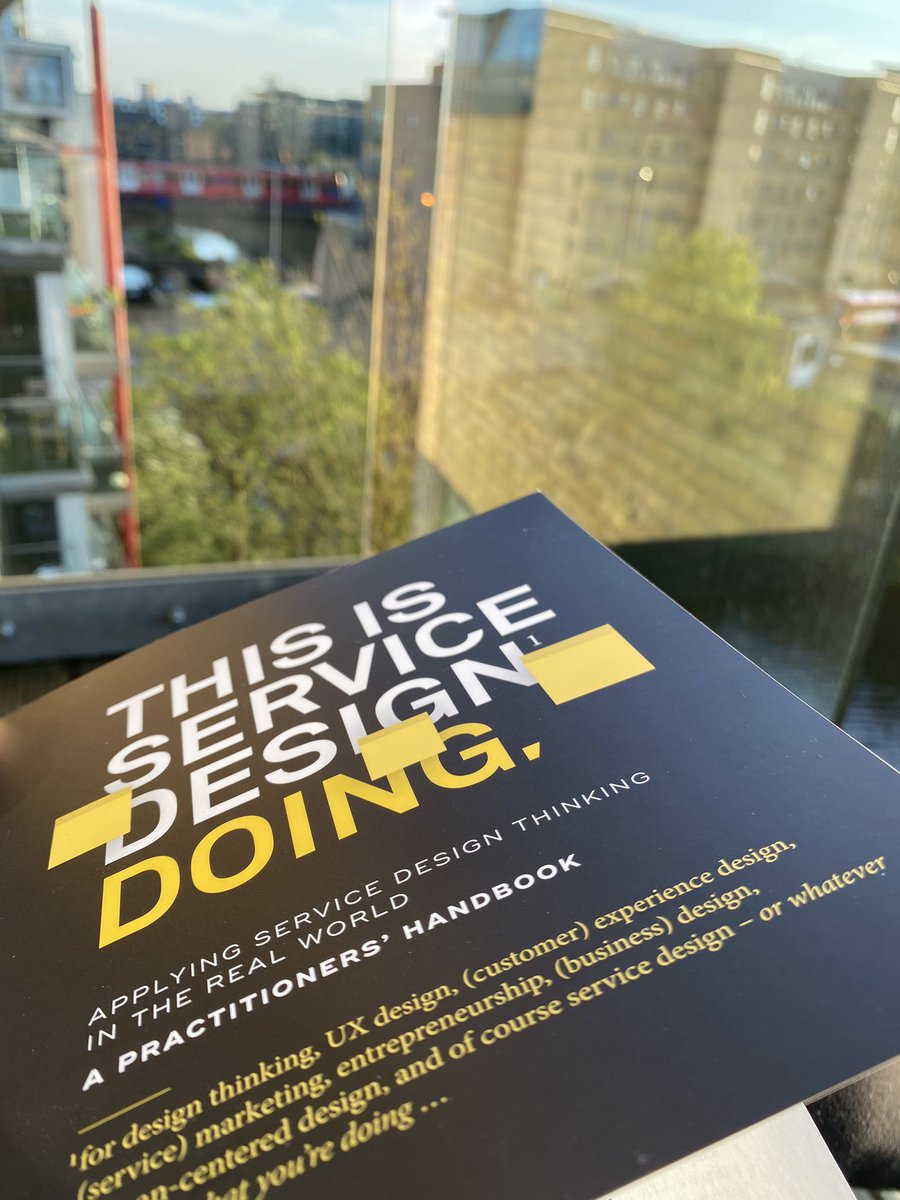 Mariela_FerrerM's tweet image. Back to basics - from time to time I like to flip though this book to get some inspiration #servcedesigndoing #designtools #workshopdevelopment #servicedesign