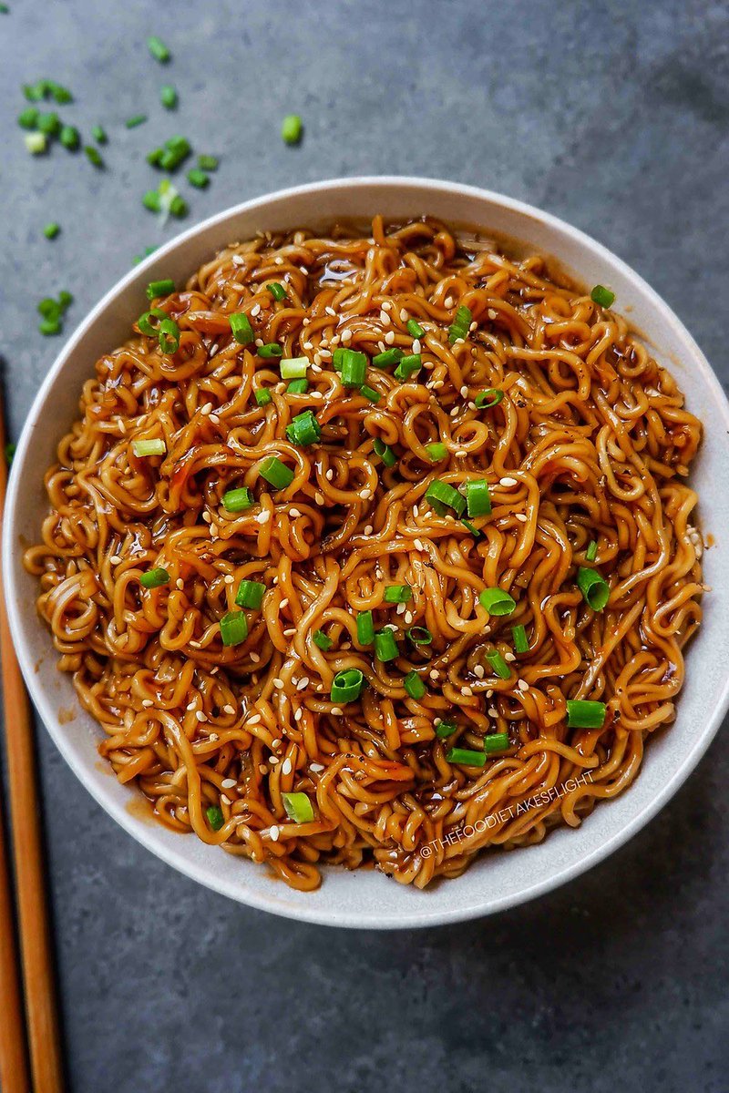 AshhhhPaige's tweet photo. left is broth right is sauce https://t.co/2OV8msMcyO
