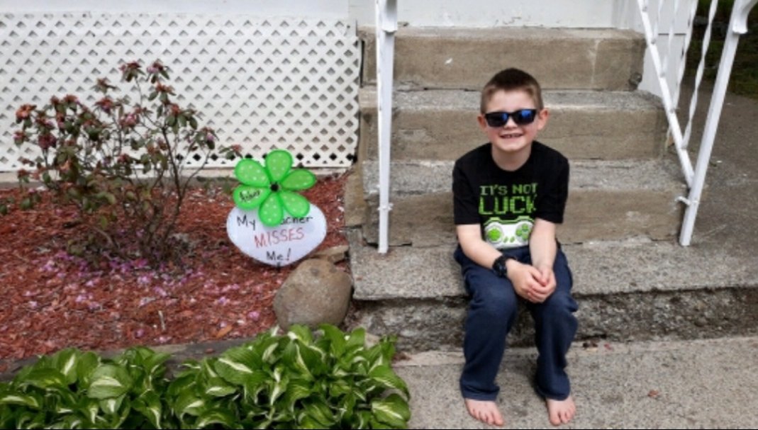 abelet3's tweet photo. Special delivery since I was missing my First Graders!
@OxfordStES 
#belviderestrong https://t.co/G0D3mMQSA6