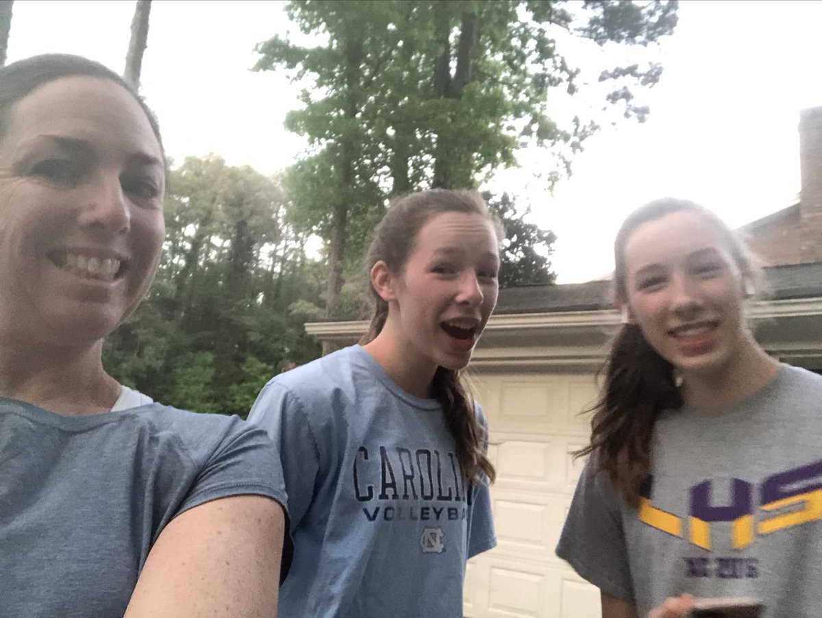 WitheeAnna's tweet photo. We convinced our mom to walk a marathon with us on Saturday. It’s a good idea if you have about 7.5 hrs to kill 😂 @a5volleyball @on_volley @usavolleyball @NCAAVolleyball @PrepVolleyball #whyA5 #walkamarathon #dom1nate https://t.co/DT2aEP3uge