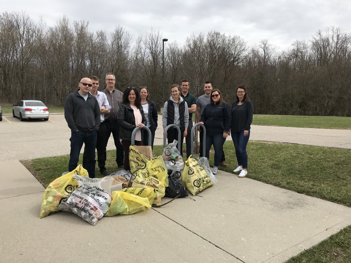 XCGCanada's tweet photo. It's National Volunteer Week! XCG would usually be participating in @Pitch_In_Canada community clean-up this week, but this event has been postponed. XCG is committed to participating when it is safe. Thanks to all the volunteers. #NVW2020 #CheersToVolunteers #pitchinweek https://t.co/3CYODxc5xC