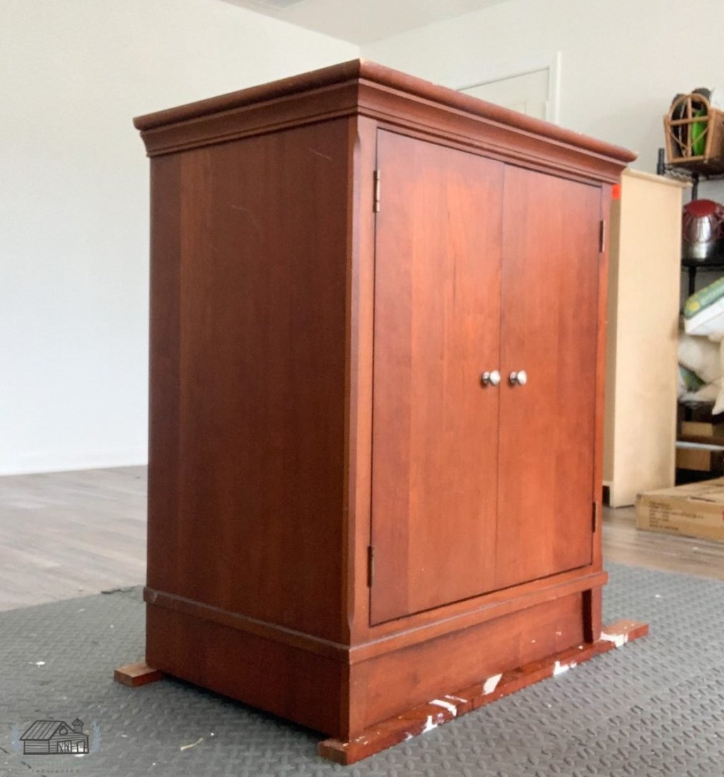 Cfayerepurposed's tweet photo. Accent Cabinet Makeover https://t.co/hlDNhxi9L8 https://t.co/6Ac1vVNrIF