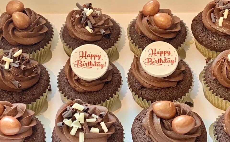 EventsCakes's tweet photo. Happy Birthday Donna!🥳🧁x

#CelebrationCupCakes #ChocolateSponge #ChocolateCupCakes #ChocolateButtercream #BirthdayCupCakes https://t.co/7hJYWZV2kU