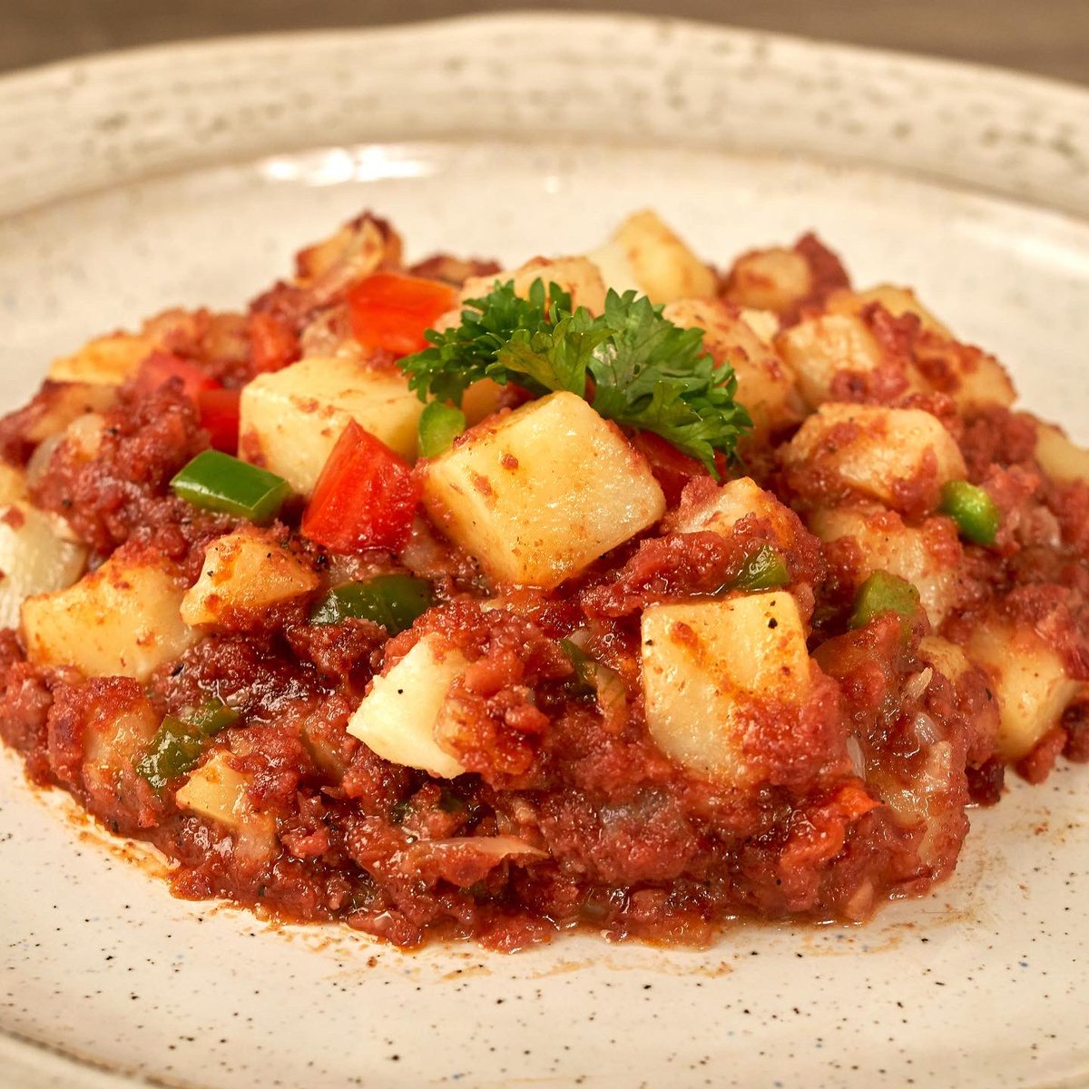 GraceFoods_UK's tweet photo. Grace Corned Beef is a delicious and versatile product - a great ingredient to to help your family meals go further, especially during this time.
Two of our favourite dishes to try right now are ‘Corned Beef Hash’ & ‘Corned Beef with Seasoned Rice’😋
#EatingInWithGrace #WeCare https://t.co/qSGwzaw8Fh