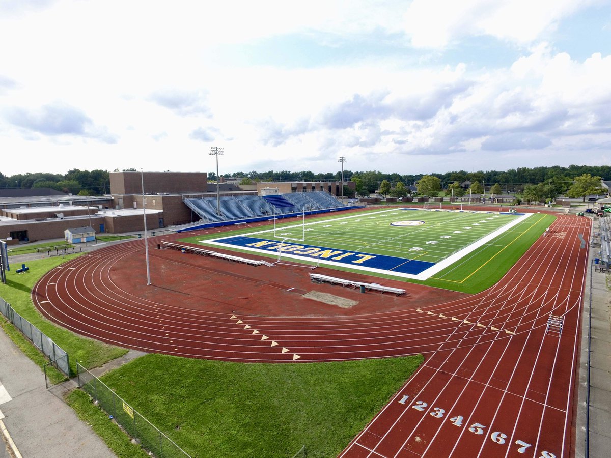 GahannaJeffersn's tweet photo. April 20, 8:20 (20:20 military time) - 8:40, the lights at GLHS football stadium will turn on for 20 min to honor the Class of 2020.

This is NOT AN OPPORTUNITY TO ENCOURAGE CONGREGATING OR PEOPLE COMING TO THE STADIUM. Stay home &amp; show support by turning on your porch lights! https://t.co/S7jAHImnoF