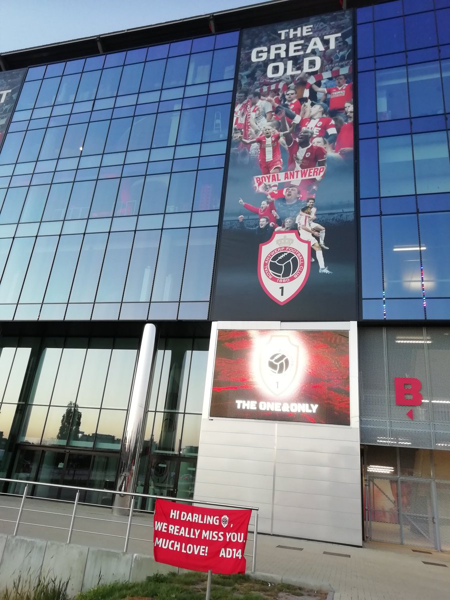 Pieter175's tweet photo. Wat kan een mens nog aan dat spandoek toevoegen? Niets, alles is er mee gezegd. En of dat we u missen, @official_rafc . https://t.co/tejPgSQzrt