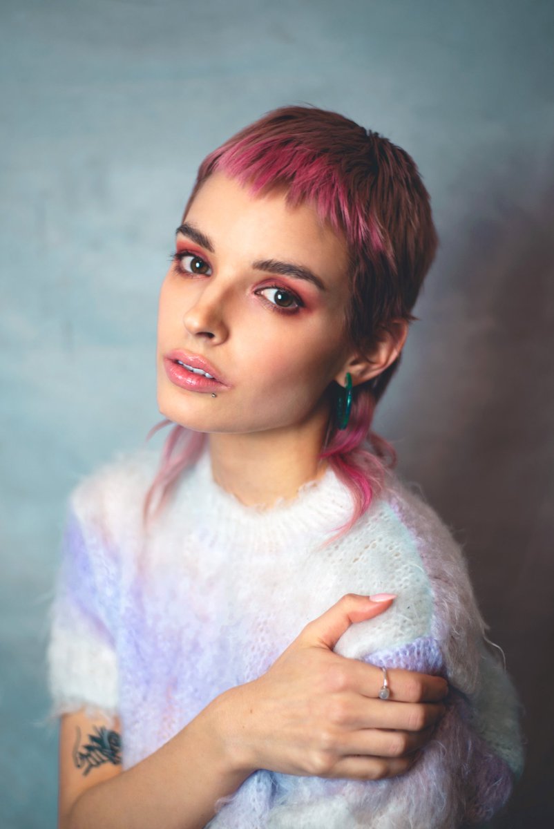 LaurenK_Photo's tweet image. End of January shoot day at VauHaus HQ.
Colourful #portrait
#model - Gracie Lockheart
#agency - VauHaus

Shot on @UKNikon D750 with 50mm lens. 
#lighting @neewerofficial
#Retouching using one by @wacom tablet in @Photoshop 

#Throwback #Flashback