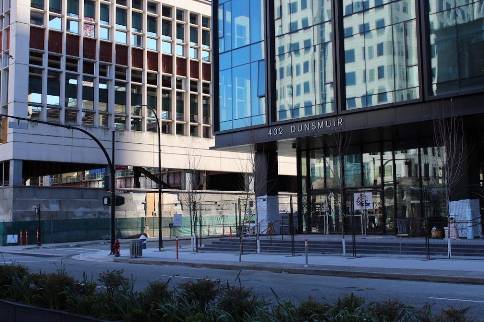 urbanYVR's tweet photo. New Amazon office in downtown Vancouver nearly complete: https://t.co/d48XH4OuYm #vanre #vancre https://t.co/ipzLnhQKdn