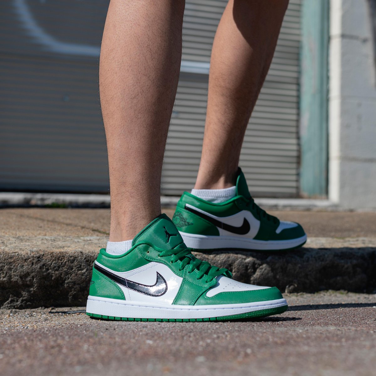 jordan 1 pine green low on feet