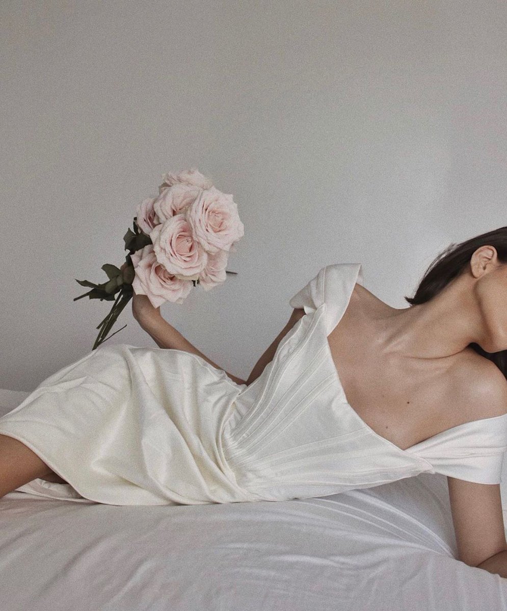 The most perfect white dress!  As seen on melisekrem Shop Loretta:  https://t.co/qlbZXz8NVx