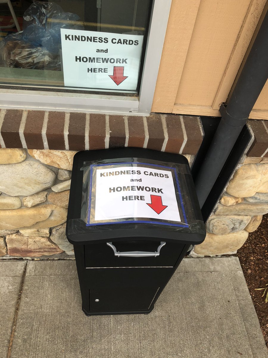 Kindness cards are part of the norm for our students all year. During the closure we are accepting kindness cards to share with local retirement homes spreading the happiness &amp; student 🖼 #kindness #smallschoolbigheart