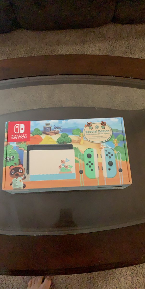 Br4ndonyo's tweet photo. With all of the corona and me working I don’t have time to really play the switch I bought for 700$ so I’m giving it away just retweet and like and follow me and I’ll give it away May 1st! #giveaway #nintendo https://t.co/7fRNHCJhhW