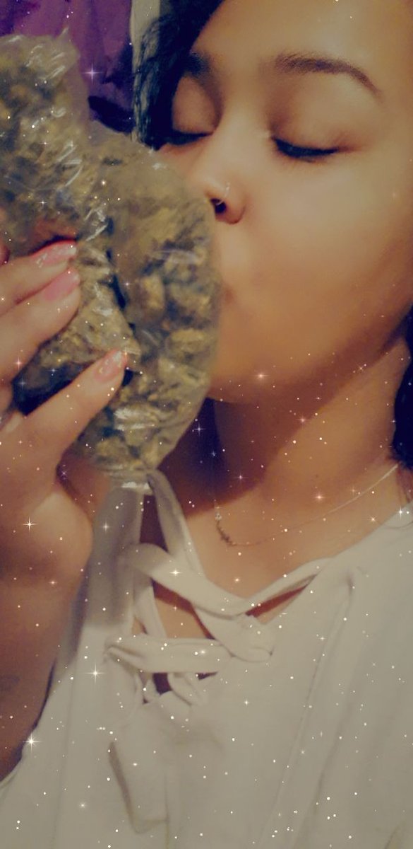 Najx96's tweet photo. It's 4/20 everyday fym 🤪🍁🖤 https://t.co/uafZyvLxb8