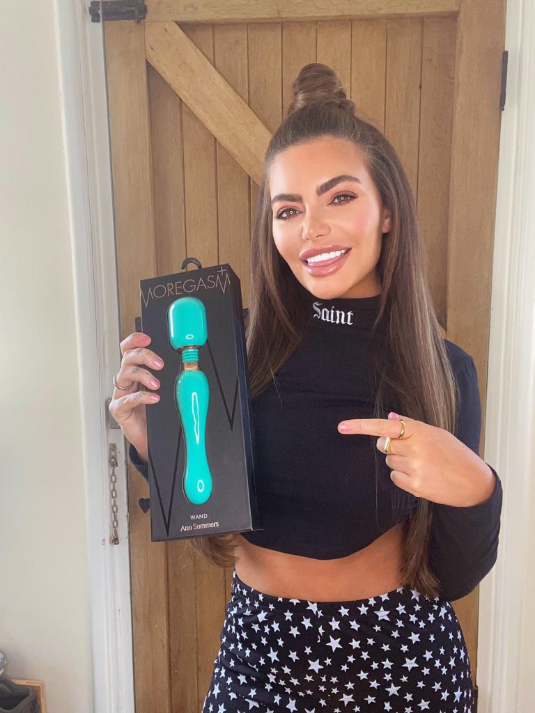 AnnSummers's tweet photo. ✨WIN✨

@MeganBHanson top picks for self love during lockdown

Top picks: My Viv Candle, Moregasm+ Petite Rabbit and a Moregasm+ Wand

TO ENTER:
- Follow us
- Tag a Friend and reply below #BePleasurePositive

T’s and C’s apply: https://t.co/ZxnFxNA6qH https://t.co/7mID7wDZpt