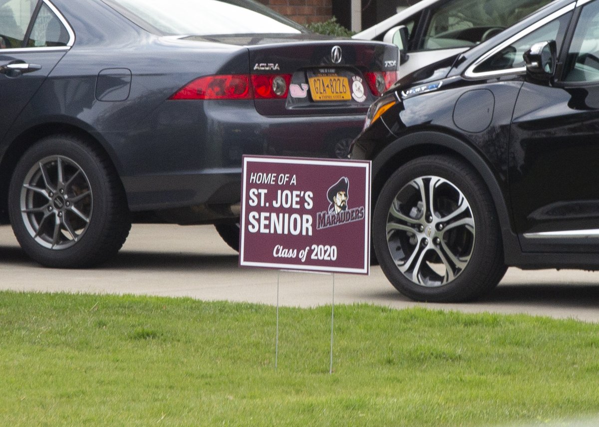 amm703's tweet image. @sjci out enjoying the sunshine came across this nice sign.  👍  #PracticingSocialDistancing #HadToGetOutside #CabinFeverIsbetterThanCovid19