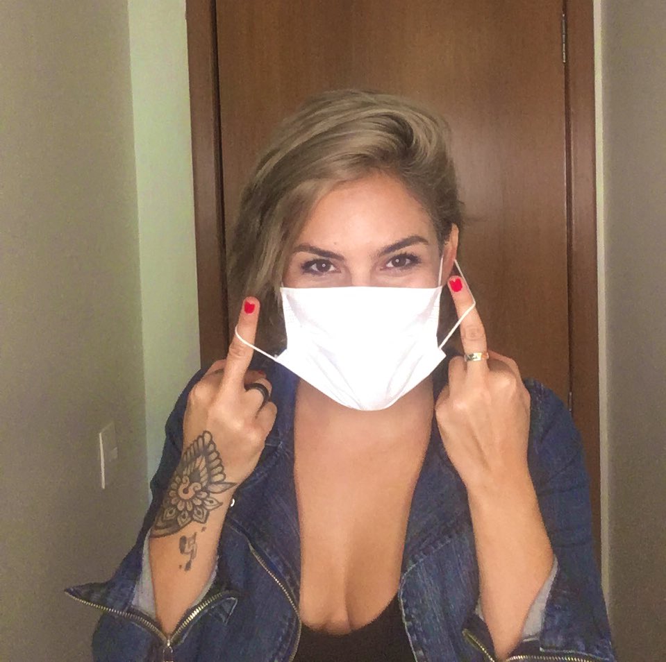 amandafaudi's tweet photo. Aproveitei a folga pra mandar um recadinho a quem não respeita a quarentena 😘 https://t.co/sCDxhe0Mri