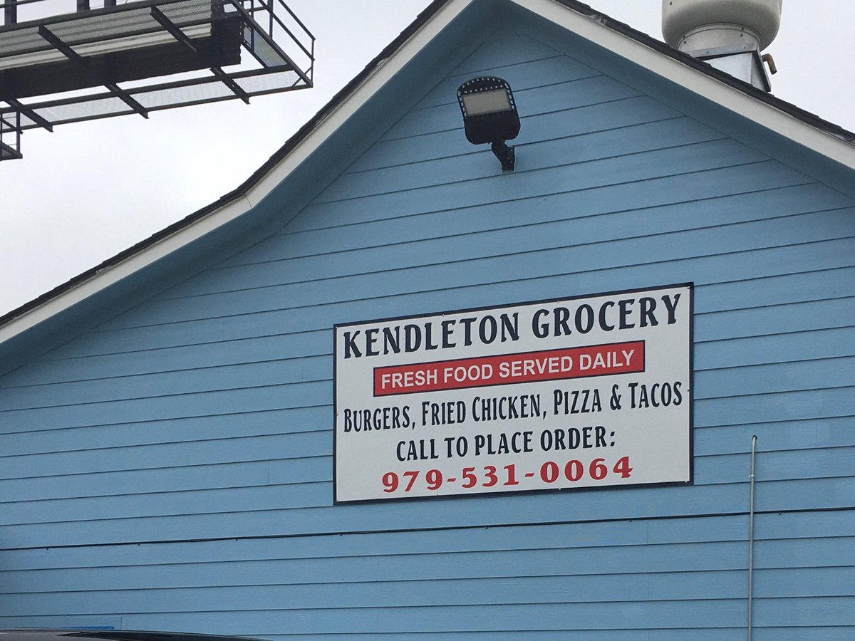 RepPeteOlson's tweet photo. There’s “essential” #COVID19 businesses in #Kendleton, and then there’s the MOST ESSENTIAL - #KendletonGrocery!!! Huge burgers, crispy fried chicken, delicious pizza & massive tacos ready for pick-up. #SupportLocal. https://t.co/FiNsxnpHTd