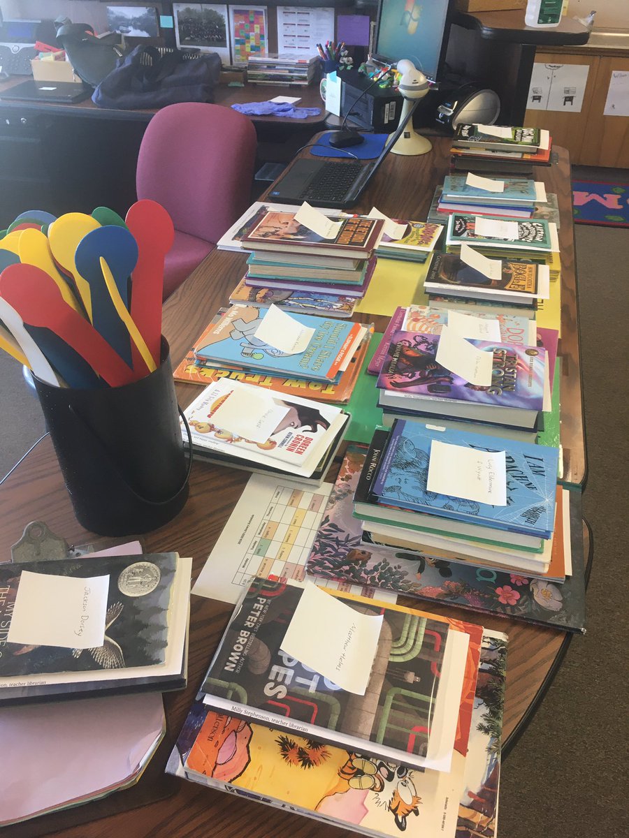 ICSDcarolibe's tweet photo. First day of library book distribution during distance learning @Caroline_ICSD. What a joy to be circulating books again! #icsdlibs https://t.co/J0OnOLxAuN