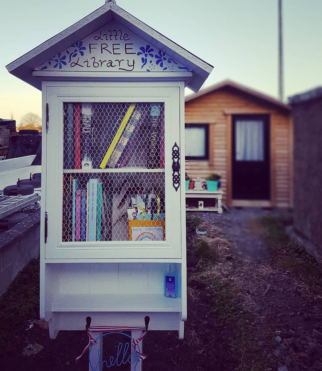 NualaNiC's tweet photo. #Ballinasloe - Finbar &amp; I have set up a Little Free Library opposite our house. Take a book, replace a book (if you can). Free bookmarks too! 💛 #littlefreelibrary https://t.co/vk9H50Jh1l