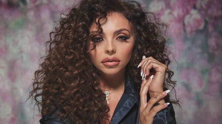 CentralLMBrasil's tweet photo. A resposta certa era Jesy! #StreamBUS https://t.co/OxbCjNDQxl